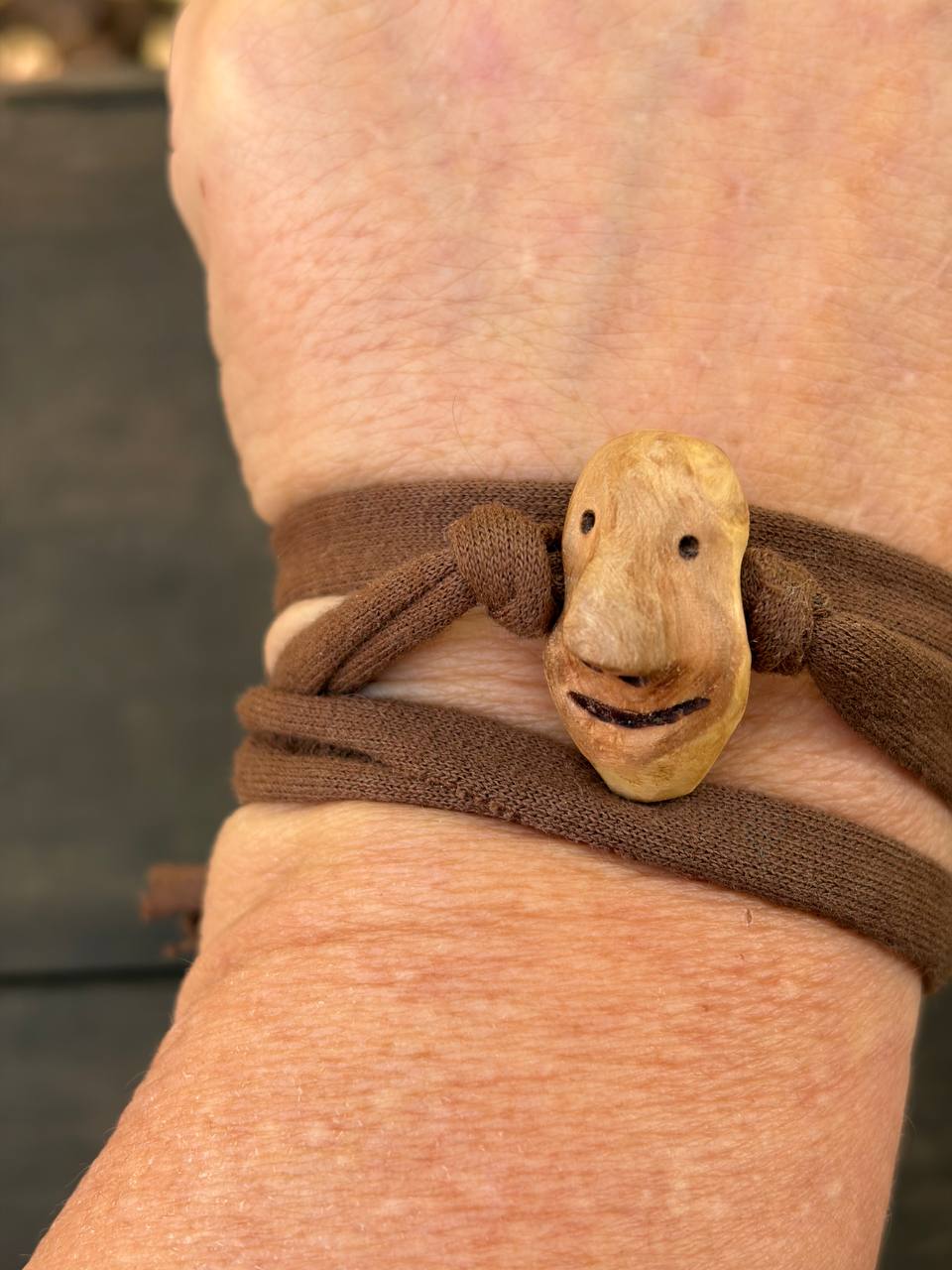 Wickelarmband mit Baumperlen Wichtel