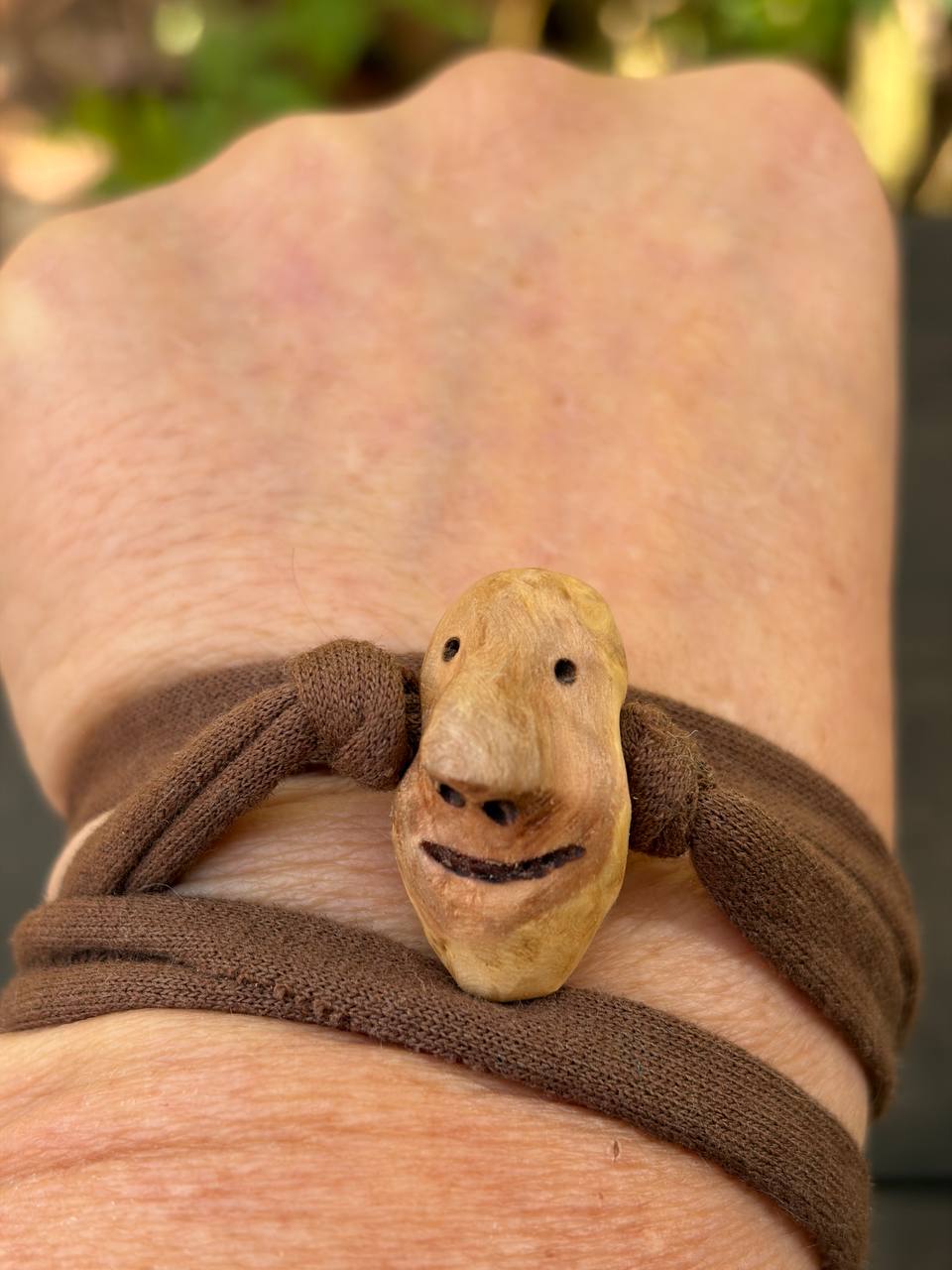 Wickelarmband mit Baumperlen Wichtel