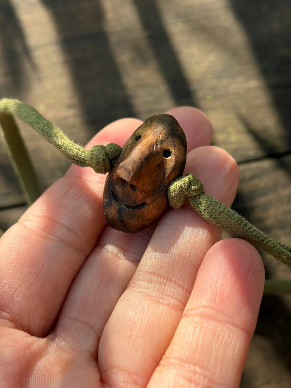 Wickelarmband mit Baumperlen Wichtel