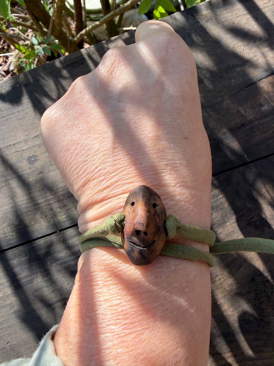 Wickelarmband mit Baumperlen Wichtel