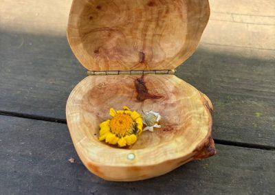 Schatulle für Ringe aus Baumperle