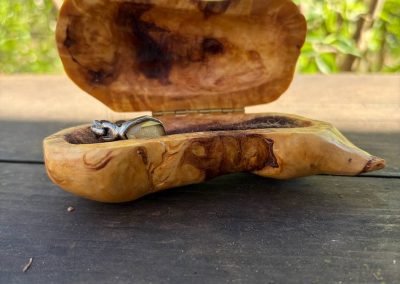 Schatulle für Ringe aus Baumperle