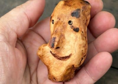 Handschmeichler aus Baumperle als Wichtel