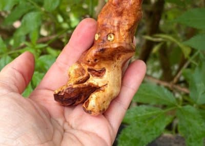 Handschmeichler aus Baumperle als Wichtel